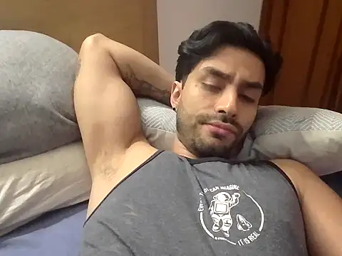 Snapshot of SantiagoMelendez chatting on 07.23.26 SantiagoMelendez online show from 07.23.26