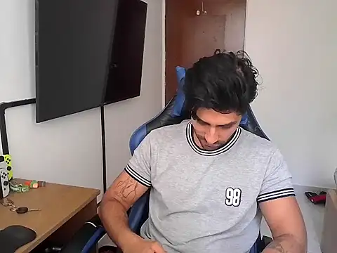 Snapshot of SantiagoMelendez chatting on 07.28.26 SantiagoMelendez online show from 07.28.26