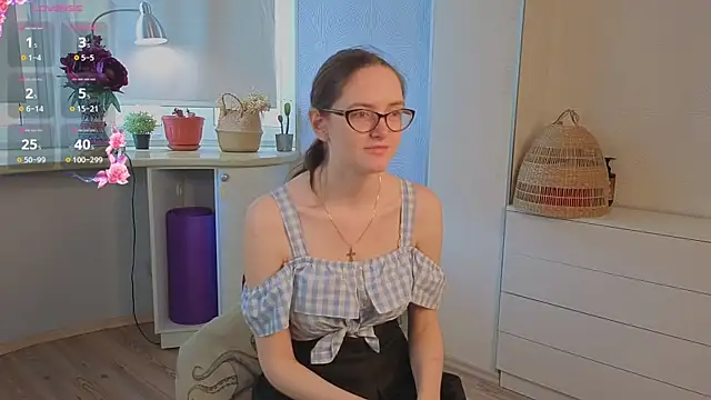 EstelaWeninger online show from 07.21.26
