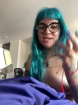 Snapshot of madammedalia chatting on 06.18.26 madammedalia online show from 06.18.26