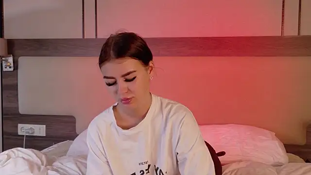 leonameilee online show from 06.18.26