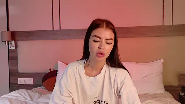 leonameilee online show from 06.24.26