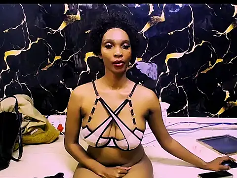 Caramelminxx  online show from 06.13.26