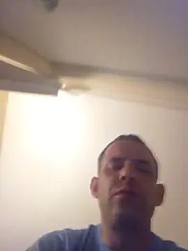 Snapshot of SingingTrunks chatting on 07.17.26 SingingTrunks online show from 07.17.26