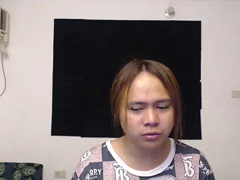 Snapshot of AlluringModel chatting on 05.01.26 AlluringModel online show from 05.01.26