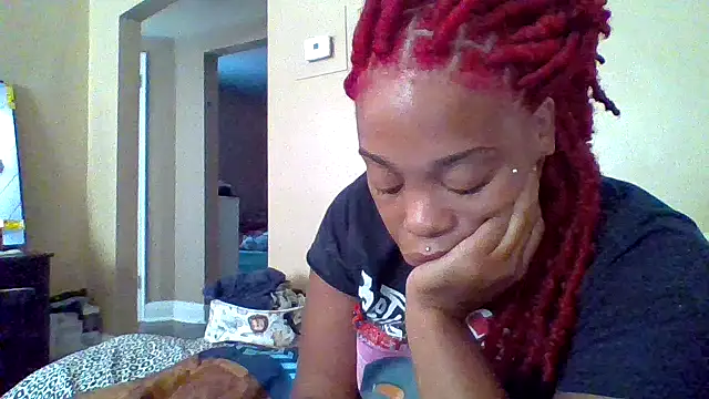 Snapshot of BoujieDee chatting on 07.13.26 BoujieDee online show from 07.13.26
