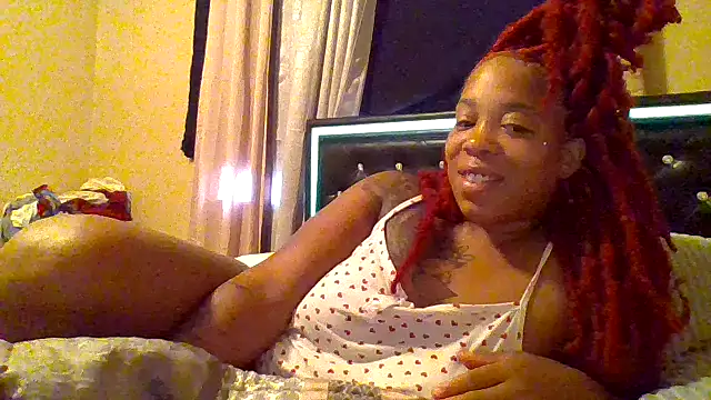 Snapshot of BoujieDee chatting on 07.28.26 BoujieDee online show from 07.28.26