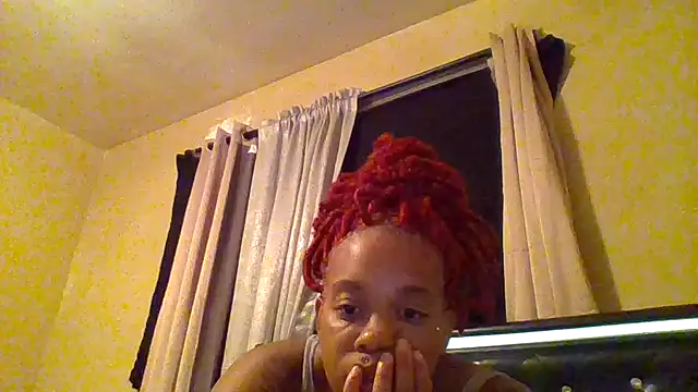 Snapshot of BoujieDee chatting on 07.29.26 BoujieDee online show from 07.29.26