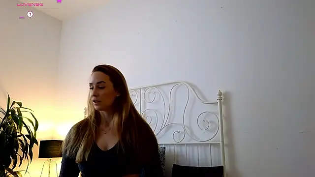 Snapshot of Ginnybabe_ chatting on 12.09.24 Ginnybabe online show from 12.09.24