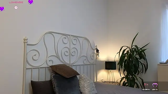 Snapshot of Ginnybabe_ chatting on 02.20.25 Ginnybabe online show from 02.20.25