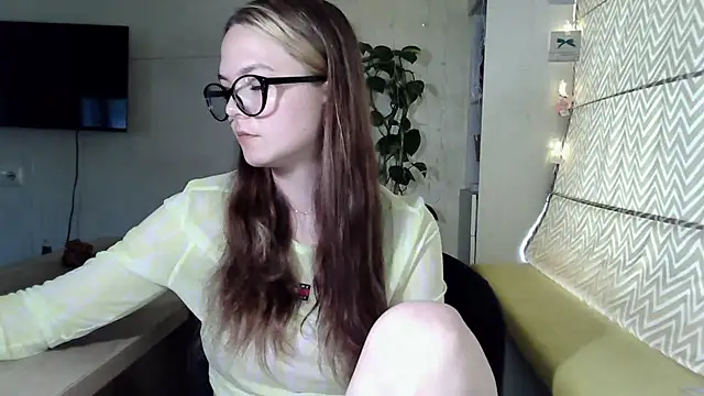 AvrilGillig online show from 06.24.26