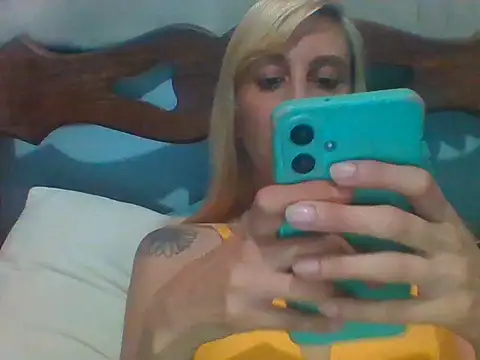 Snapshot of angelsexhot69 chatting on 06.10.26 angelsexhot69 online show from 06.10.26