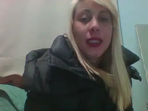 Snapshot of angelsexhot69 chatting on 06.17.26 angelsexhot69 online show from 06.17.26