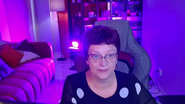 Snapshot of IsoldeMirevain chatting on 06.13.26 IsoldeMirevain online show from 06.13.26