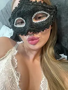 AlexandraMoore03 online show from 07.06.26
