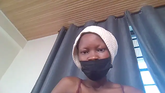 Snapshot of Derah_O chatting on 07.14.26 Derah O online show from 07.14.26