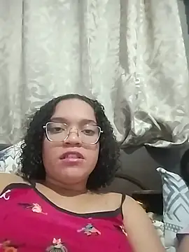 Snapshot of Esquetadinhas chatting on 07.18.26 Esquetadinhas online show from 07.18.26