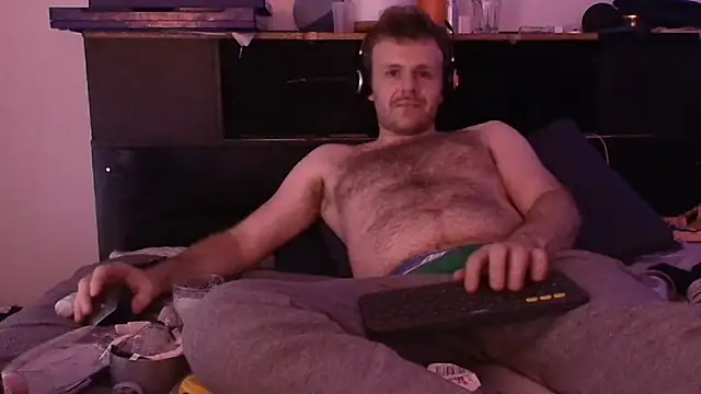 Snapshot of kinkyboipig chatting on 06.11.26 kinkyboipig online show from 06.11.26
