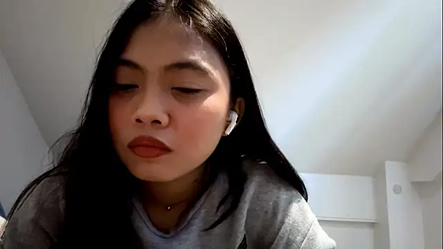 Snapshot of LelaZmiejko chatting on 06.12.26 LelaZmiejko online show from 06.12.26