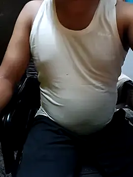 Snapshot of Lawrencedlkk007 chatting on 02.14.26 Lawrencedlkk007 online show from 02.14.26