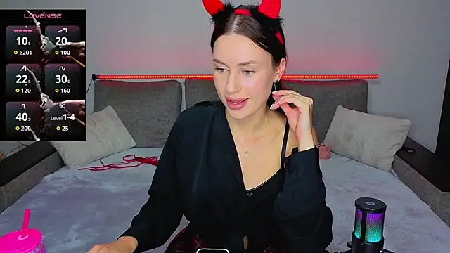 Snapshot of Crystal_Girl_ chatting on 07.11.26 Crystal Girl online show from 07.11.26