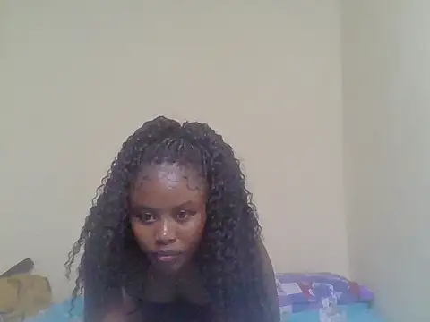 cute bee online show from 07.16.26