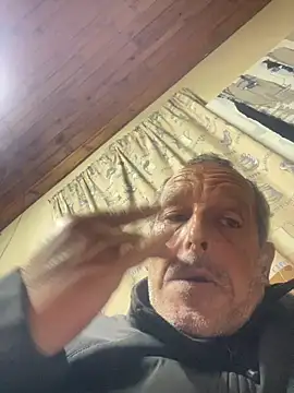 Snapshot of GeldenKuy chatting on 06.29.26 GeldenKuy online show from 06.29.26