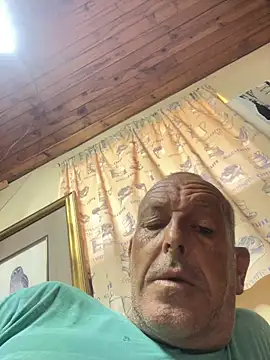 Snapshot of GeldenKuy chatting on 07.10.26 GeldenKuy online show from 07.10.26