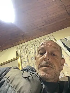 Snapshot of GeldenKuy chatting on 07.12.26 GeldenKuy online show from 07.12.26