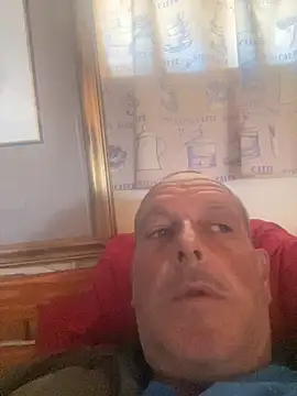 Snapshot of GeldenKuy chatting on 07.18.26 GeldenKuy online show from 07.18.26