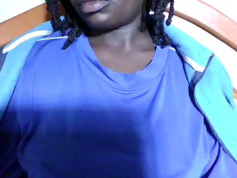 Snapshot of lucyswee chatting on 07.16.26 lucyswee online show from 07.16.26