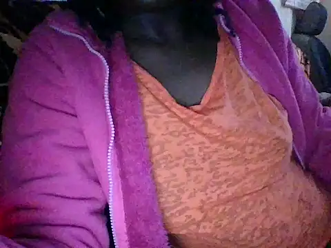 Snapshot of lucyswee chatting on 07.19.26 lucyswee online show from 07.19.26