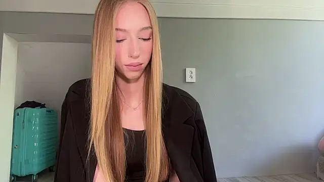 TraceyHowey online show from 06.28.26