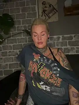 InkedMissLaBaehm online show from 07.08.26