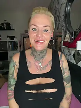 InkedMissLaBaehm online show from 08.01.26
