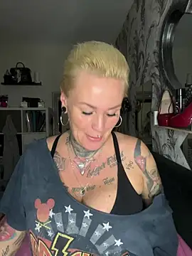 InkedMissLaBaehm online show from 08.02.26