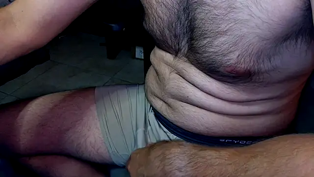 Snapshot of talltannhandsome chatting on 07.27.26 talltannhandsome online show from 07.27.26