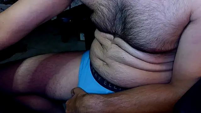 Snapshot of talltannhandsome chatting on 07.28.26 talltannhandsome online show from 07.28.26