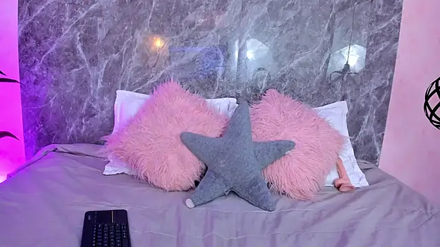 MiaRivvers online show from 07.15.26