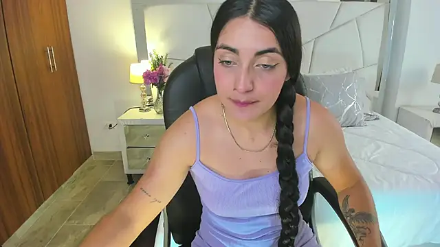 Snapshot of naiah_blue chatting on 06.22.26 naiah blue online show from 06.22.26