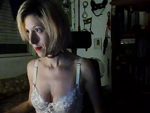 Snapshot of mina_here chatting on 06.16.26 mina here online show from 06.16.26