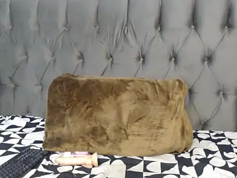 Loyal Alisha online show from 06.25.26