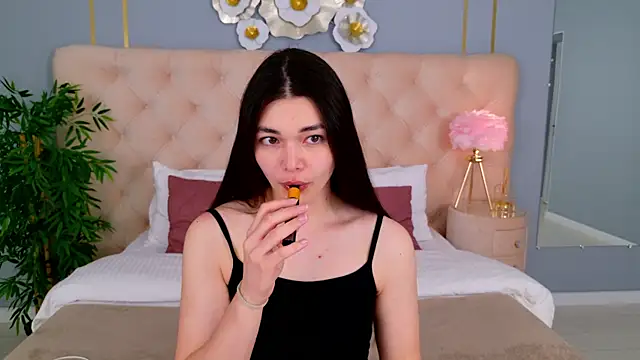 MaddieMeyer online show from 06.13.26