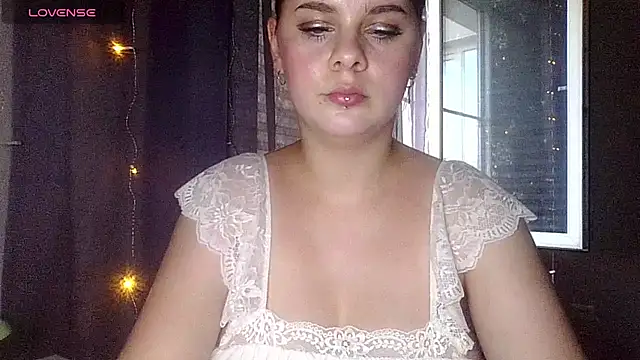 dakota charm  online show from 07.13.26