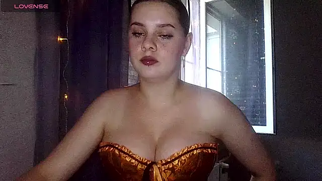 dakota charm  online show from 07.15.26