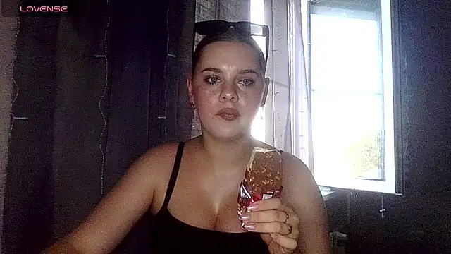 dakota charm  online show from 07.16.26