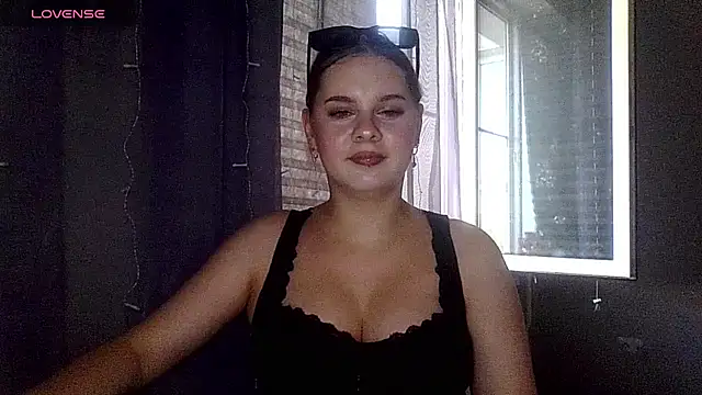 dakota charm  online show from 07.17.26