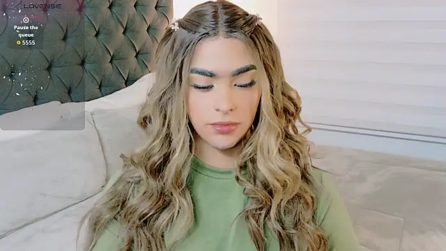 Snapshot of Scarlethvhonparker chatting on 11.06.25 Scarlethvhonparker online show from 11.06.25