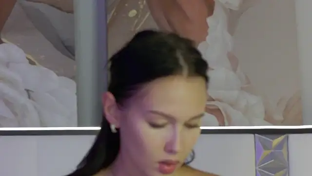 Lia tins online show from 07.28.26