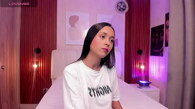 Millieskinny18 online show from 07.29.26